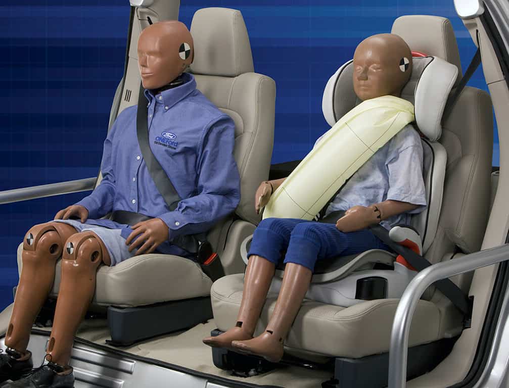 Ford: Gurt-Airbag für Fondpassagiere - mit Video-Vorführung 1