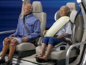 Ford: Gurt-Airbag für Fondpassagiere - mit Video-Vorführung 3