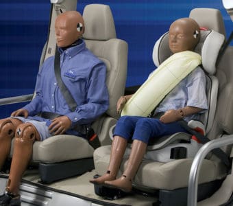 Ford: Gurt-Airbag für Fondpassagiere - mit Video-Vorführung