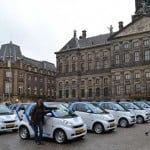 Türchen 14 zeigt den Anmietvorgang von car2go im smart electric drive