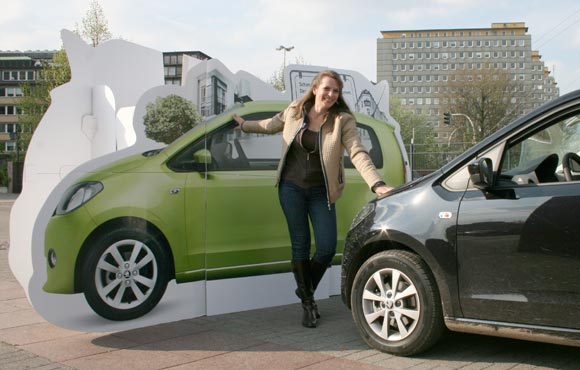 Bremstest: Auto-Diva-Fuß gegen automatischen Bremsassistent beim Citigo 6