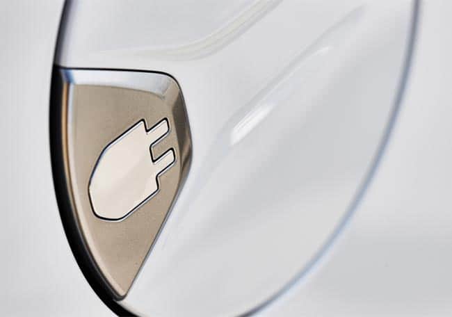 Suche Anschluss - mit dem neuen Toyota Prius Plug-in Hybrid 1