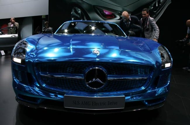 Der blaue Elektro-Blitz mit Stern - SLS AMG Coupé Electric Drive geht in Serie 1