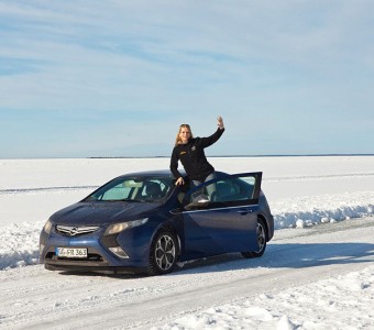 Jetzt fahren wir über'n See, über'n See mit dem Opel Ampera