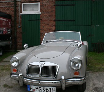 MGA 1600 De Luxe - seltener Rechtslenker im Video 3
