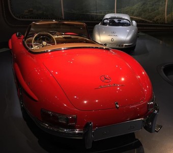 Rotes Schätzchen 300 SL - Autofoto