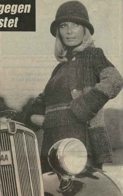 Mama Monika modelt für Autofotos