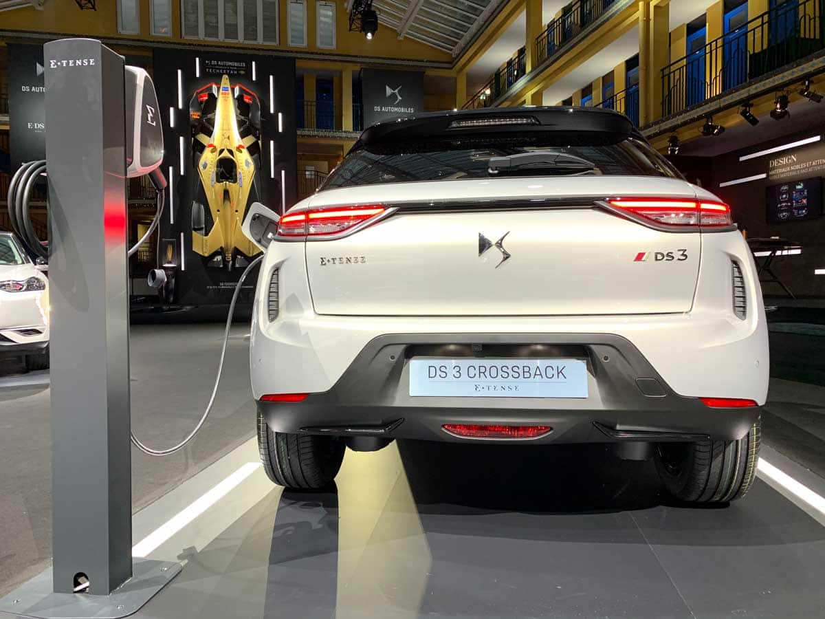 DS 3 Crossback E-Tense beim Ladevorgang